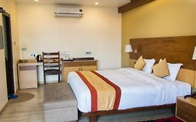 Retro Hotel And Spa